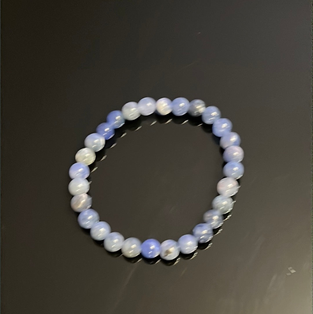 Sodalite gemstone bracelet | intuition bracelet