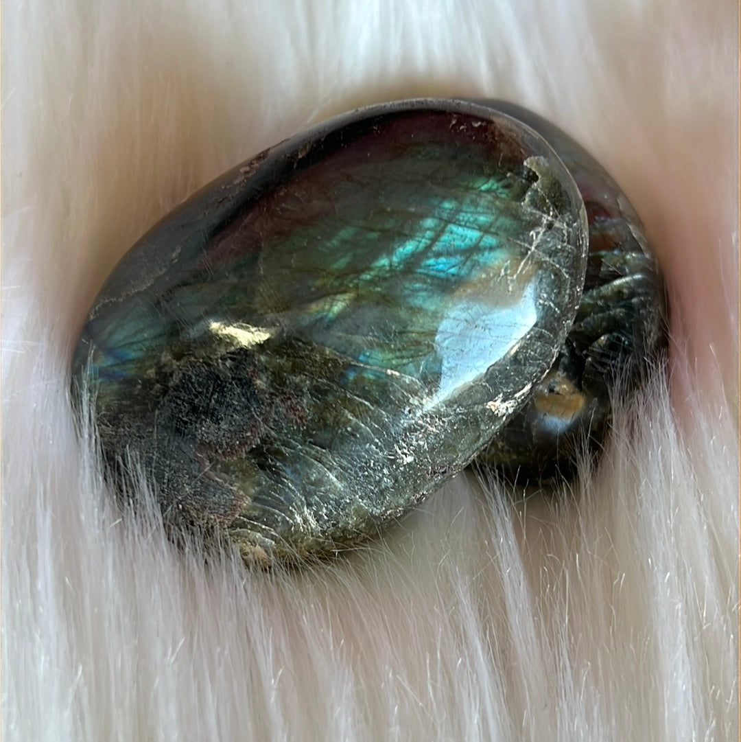 Labradorite tumble stone