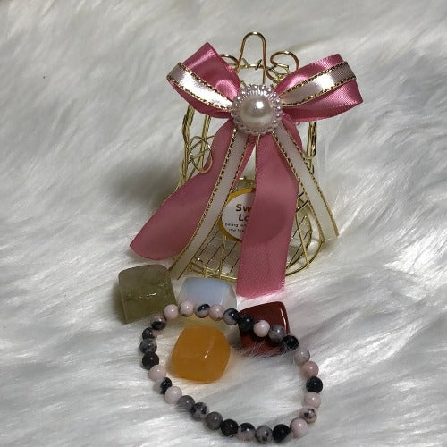 Crystal gift set for Valentine’s Day with Pink Zebra bracelet