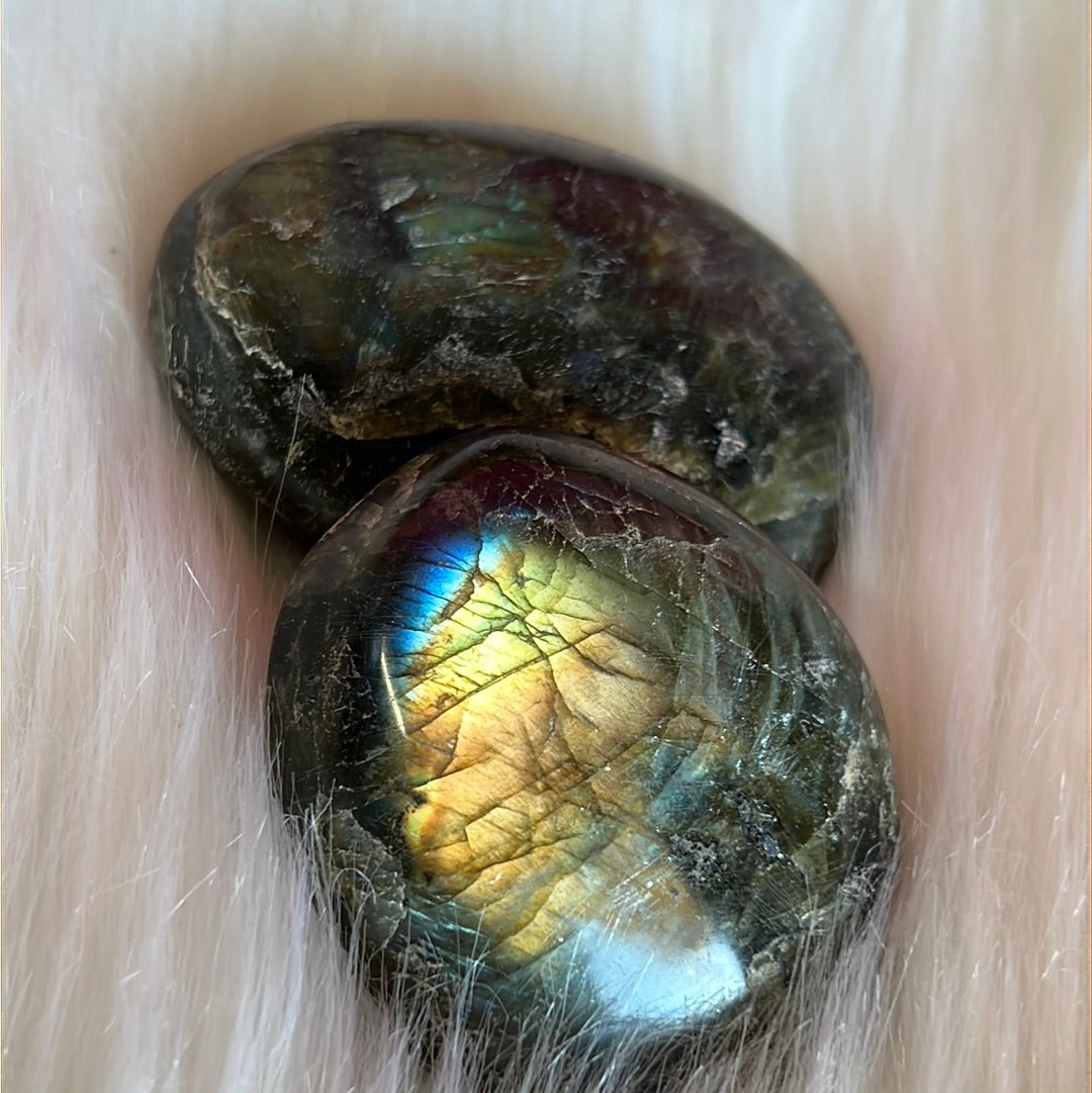 Labradorite tumble stone