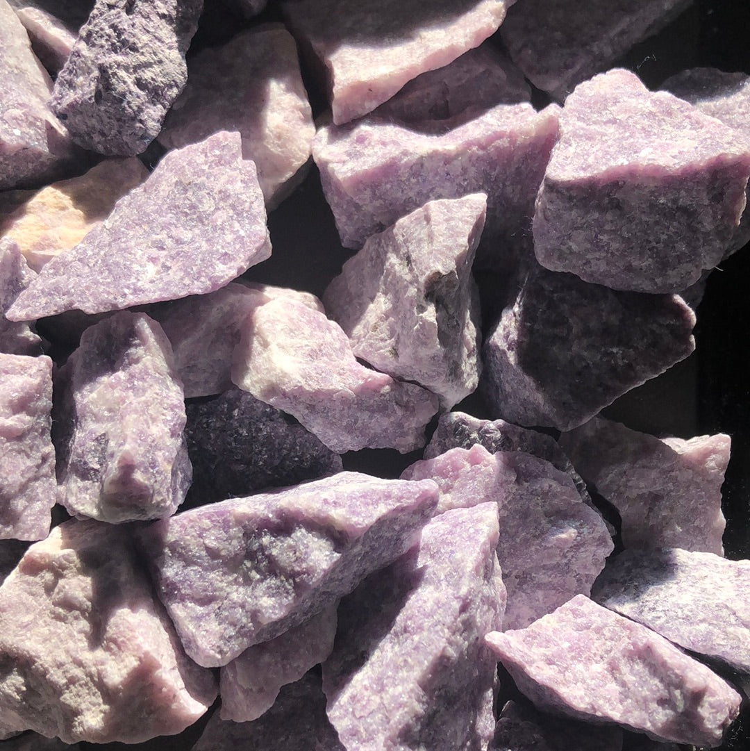 Lepidolite stone - Crystal for menstrual cycle