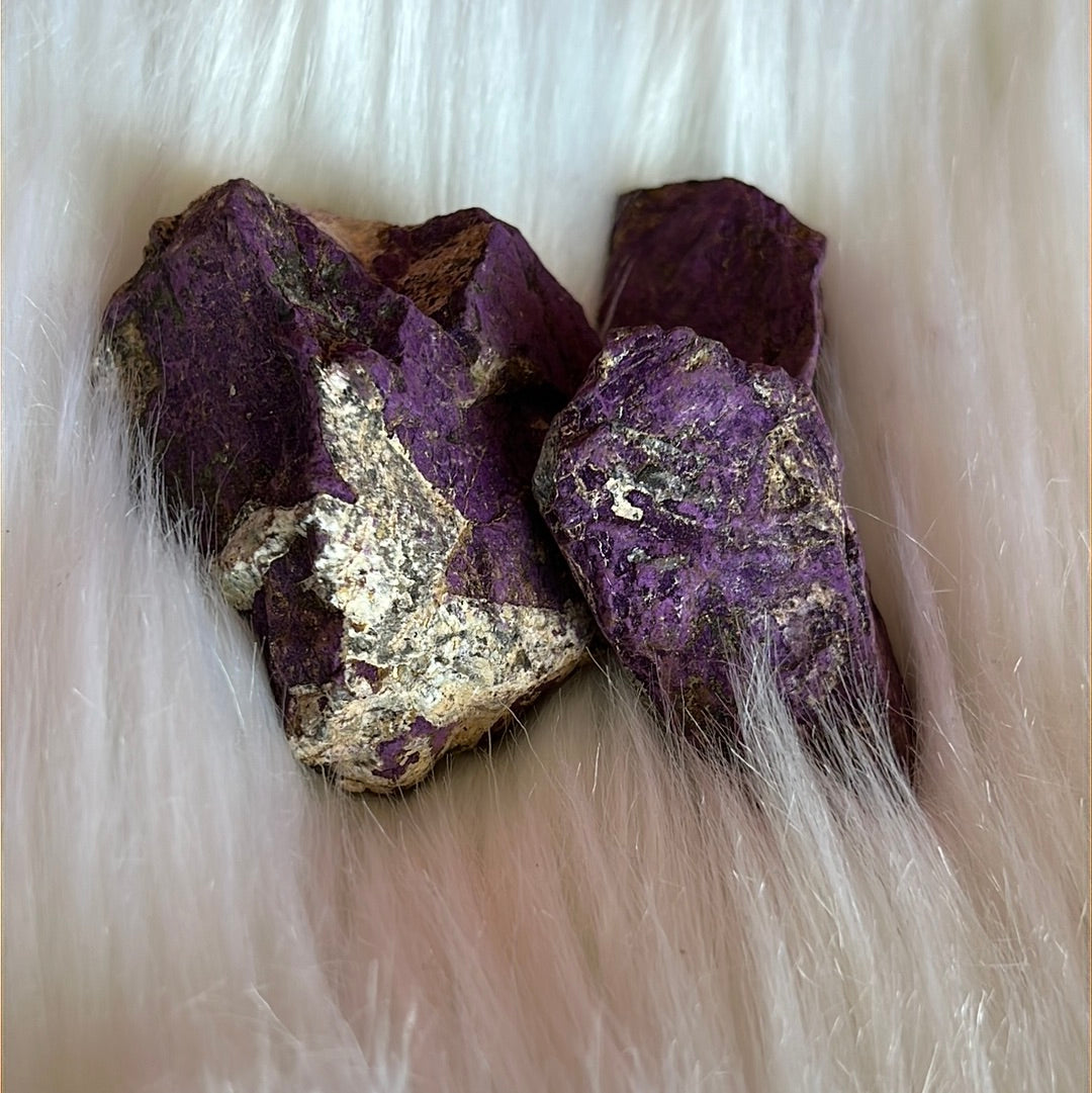 Natural rough Purpurite stone