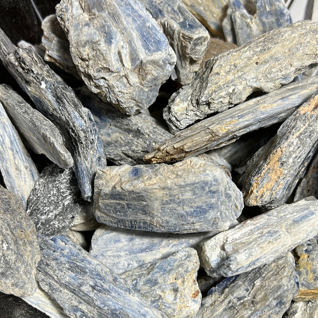 Kyanite raw stones - Blue healing Kyanite