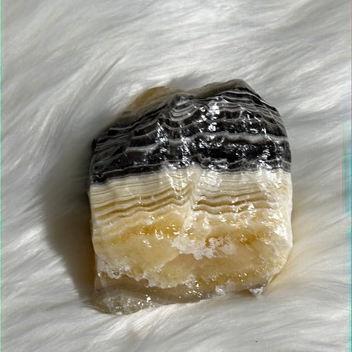 Banded Calcite rough stone - Large crystals for room decor