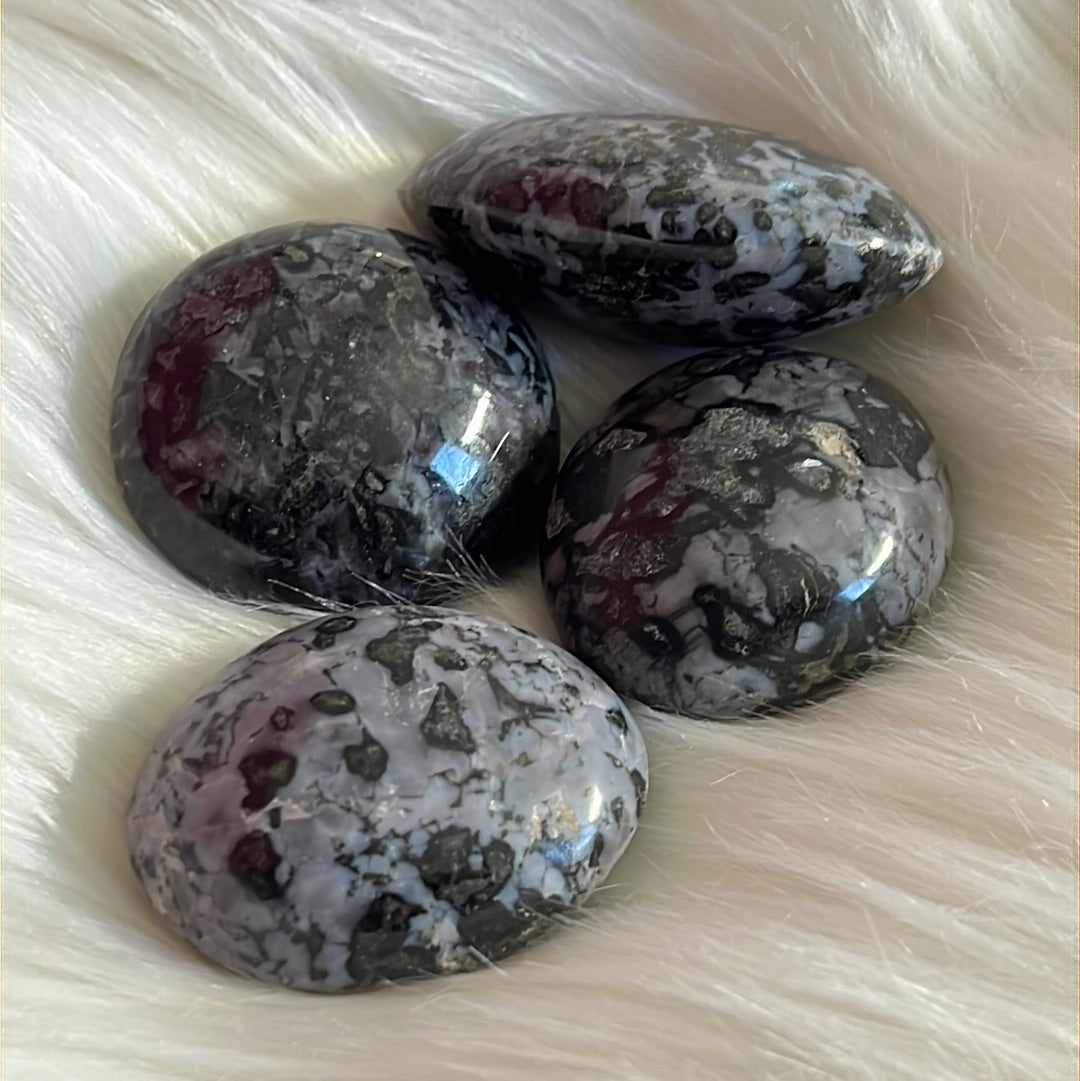 Indigo Gabbro Heart shape & Tumble stone